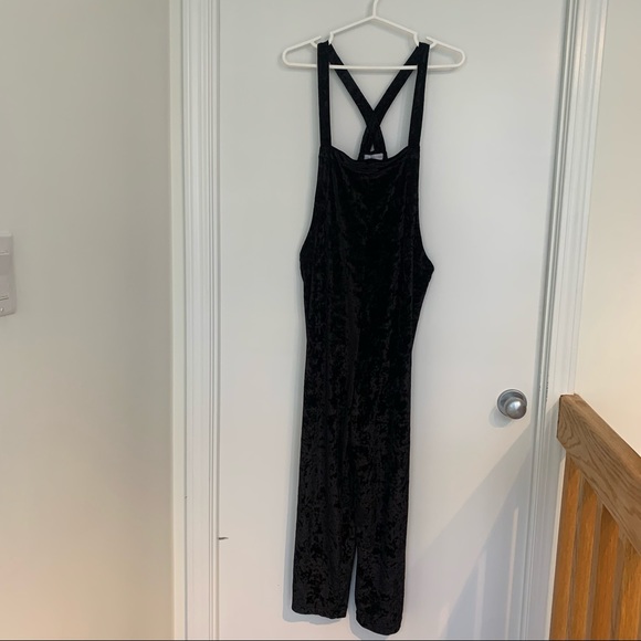 Urban Outfitters Black Velvet Overalls Size S - Picture 2 of 4